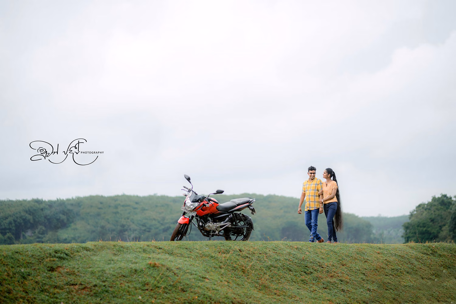 Sri Lankan wedding & bridal photoshoot Dilini & Kalpitha - Romantic couple photography | YOU Magazine LK