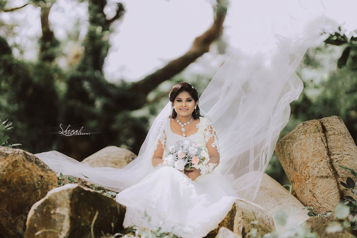 Sri Lankan bridal photoshoot - Beautiful Sri Lankan girl Kaushi & Malshan wedding & preshoot | YOU Magazine LK