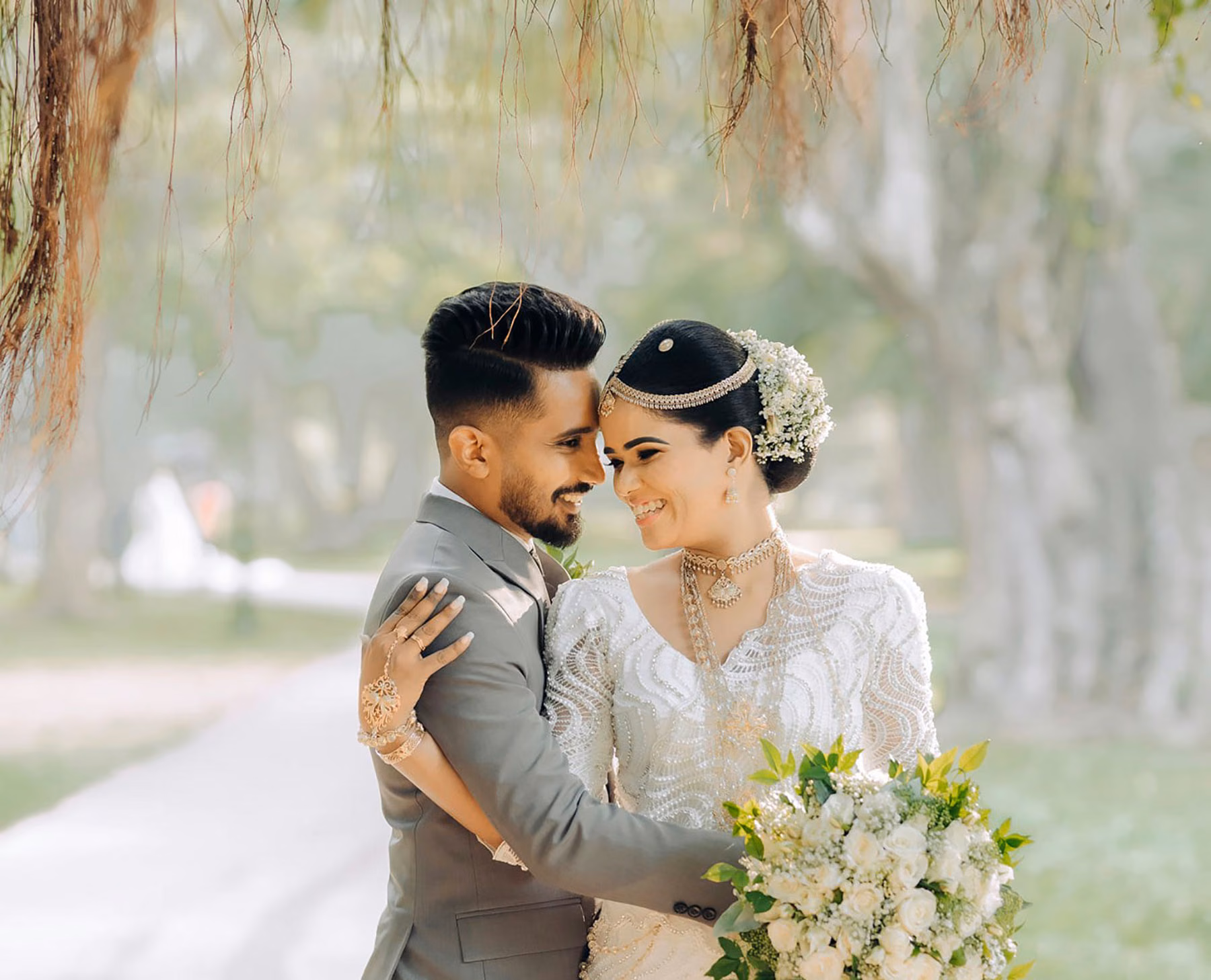 Sri Lankan wedding & bridal photoshoot Chandi & Ushan - Romantic couple photography | YOU Magazine LK