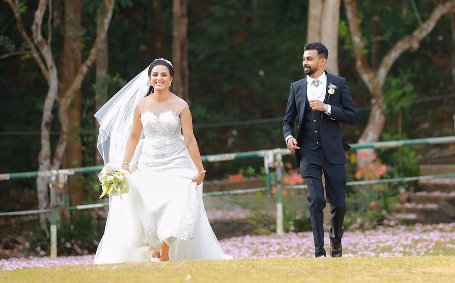 Sri Lankan wedding & bridal photoshoot Thamara & Madhawa - Romantic couple photography | YOU Magazine LK