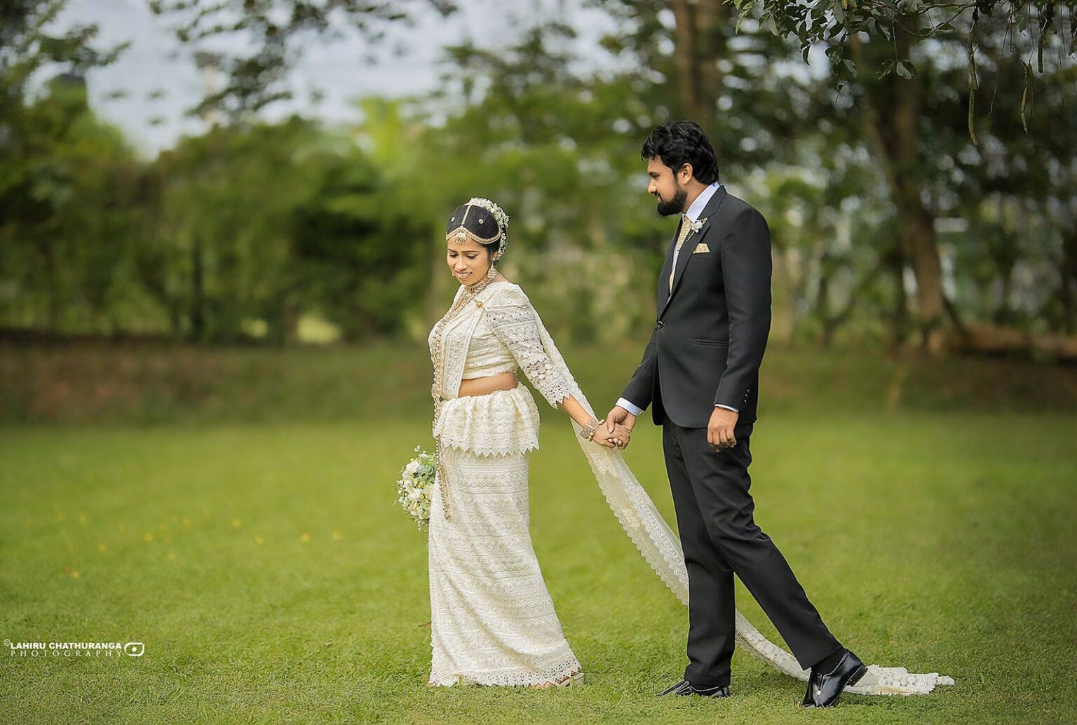 Sri Lankan wedding & bridal photoshoot Pethum & Isuru - Romantic couple photography | YOU Magazine LK
