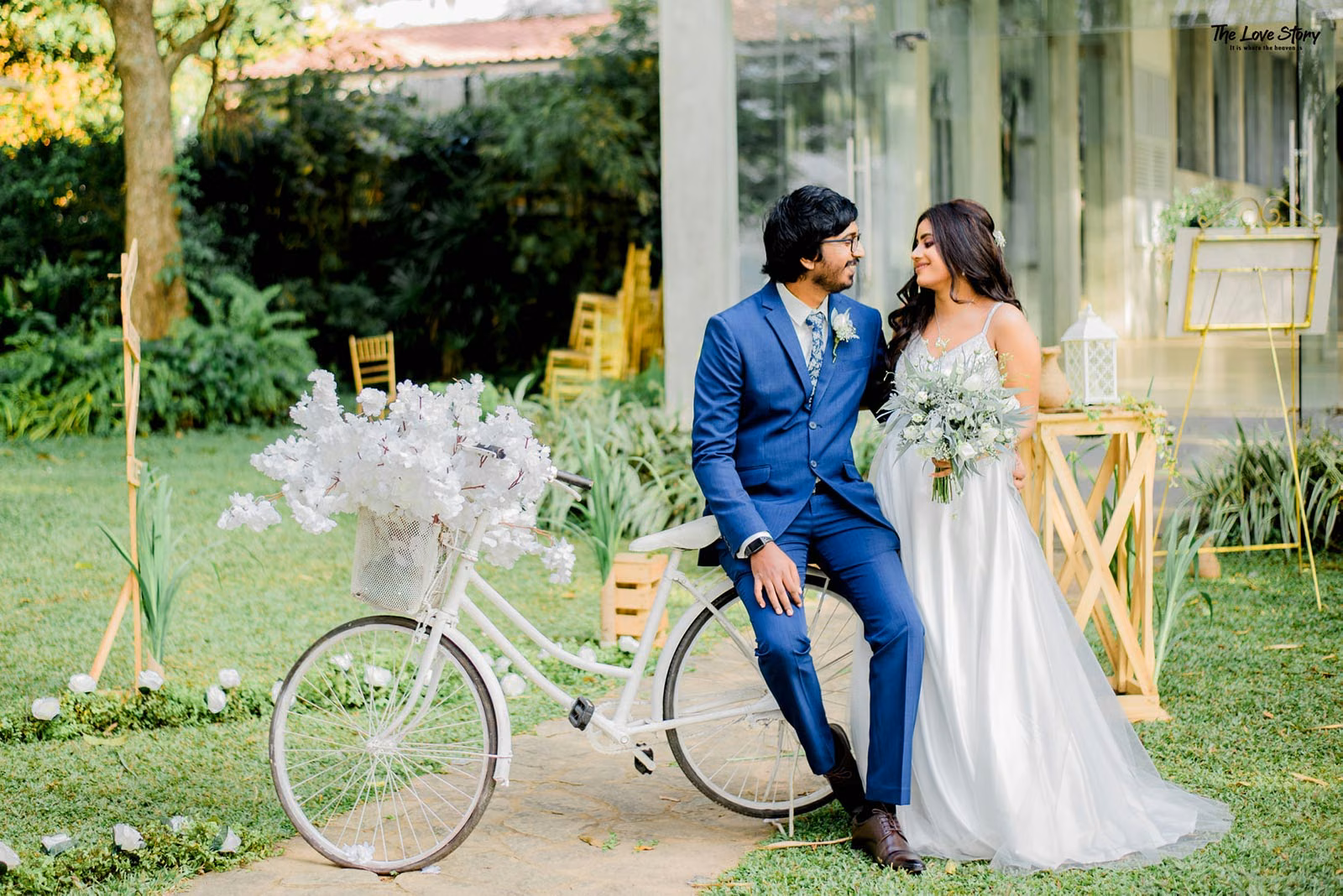 Sri Lankan wedding & bridal photoshoot Rash & Shey - Romantic couple photography | YOU Magazine LK