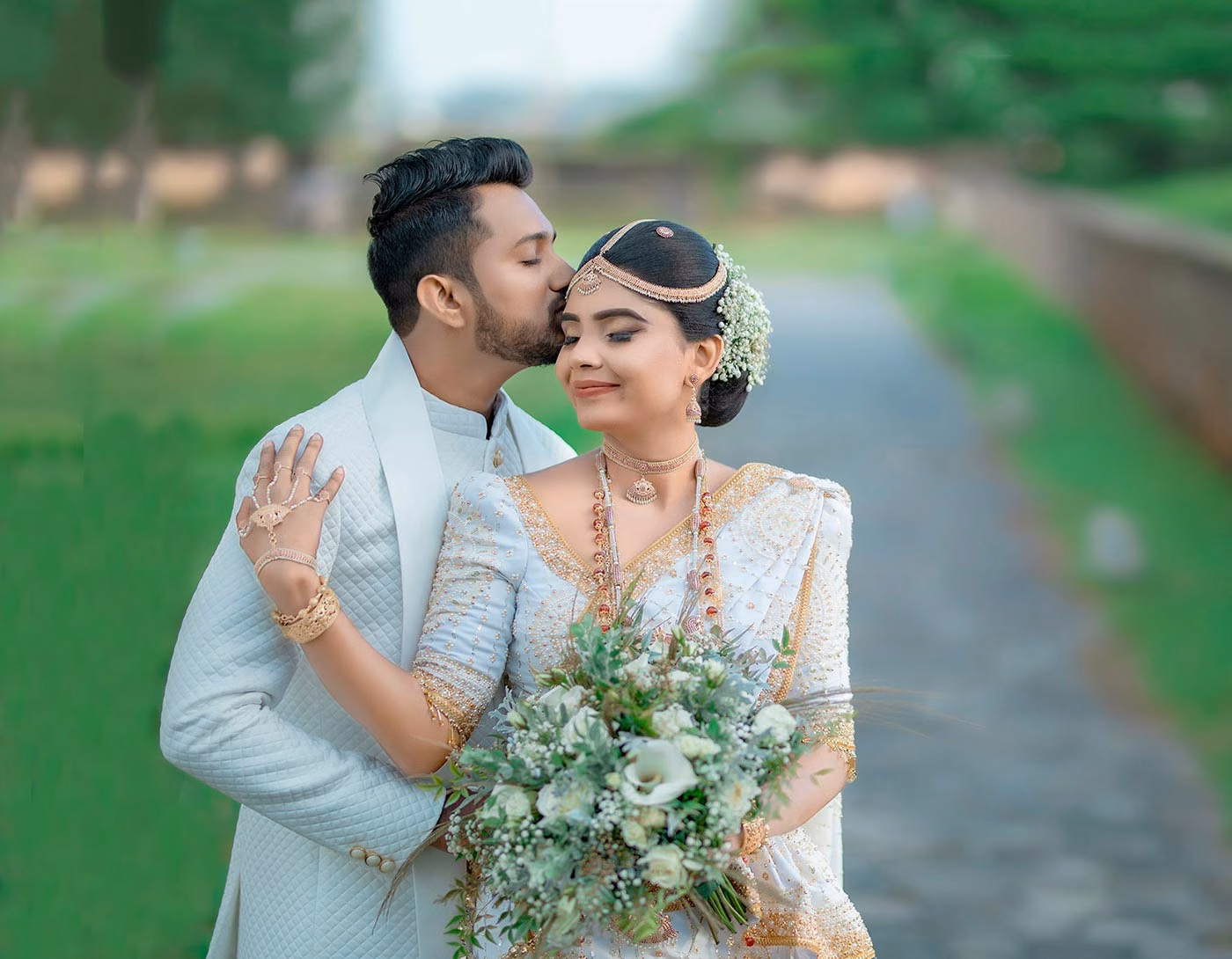 Sri Lankan wedding & bridal photoshoot Kasuni & Supun - Romantic couple photography | YOU Magazine LK