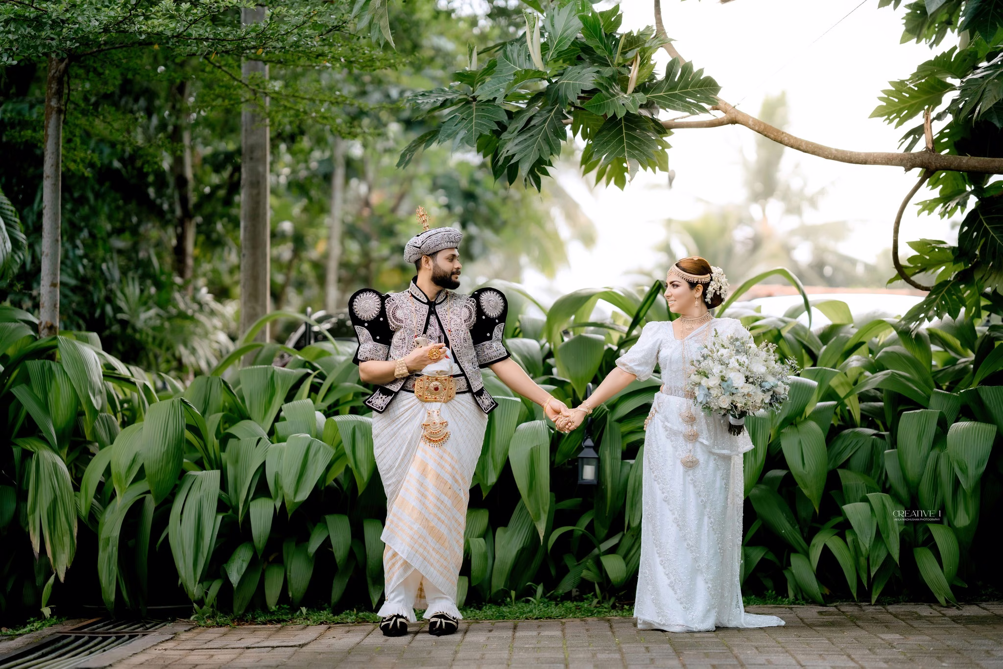 Sri Lankan bridal photoshoot - Beautiful Sri Lankan girl Navodi & Dilanka wedding & preshoot | YOU Magazine LK