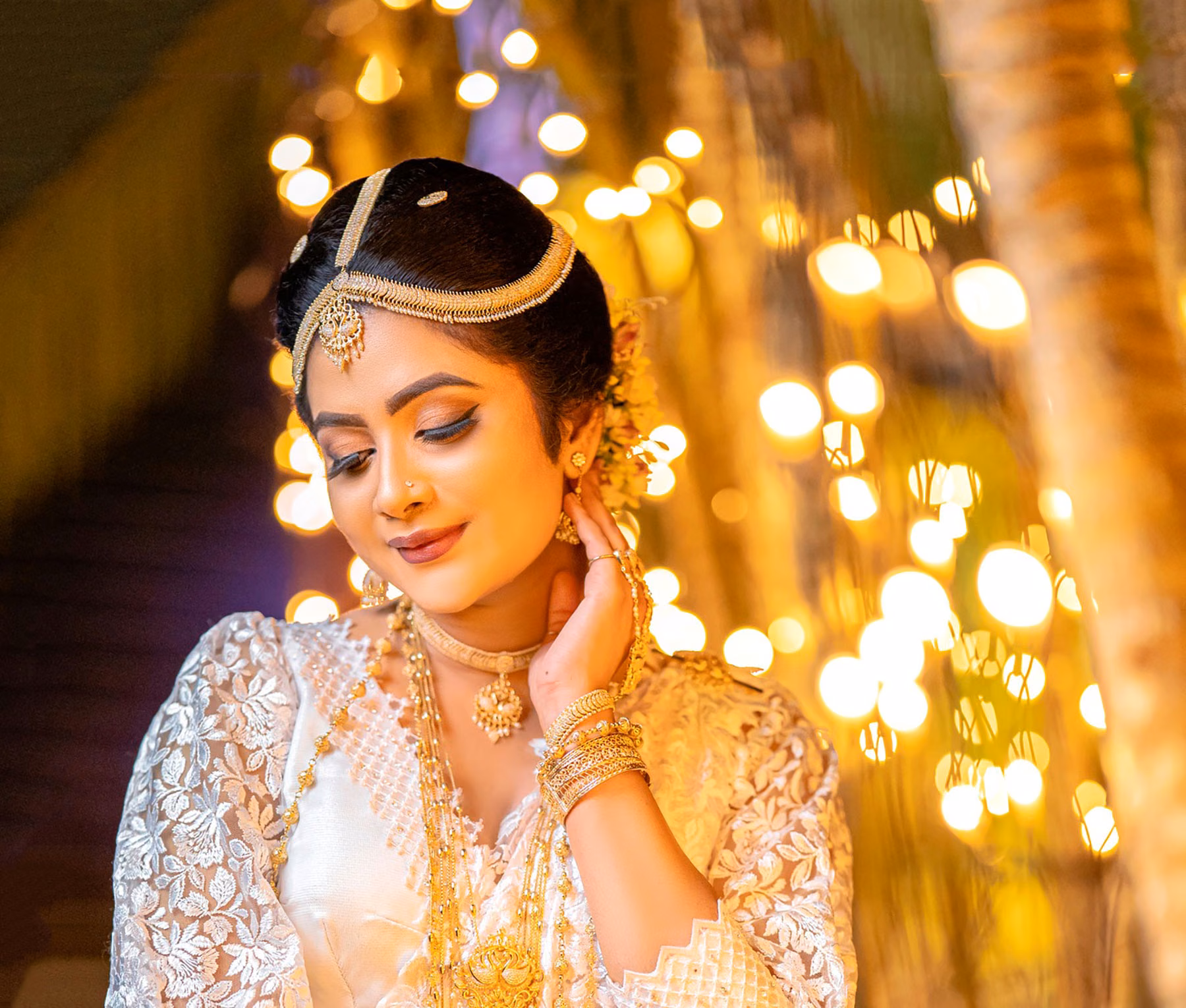 Sri Lankan wedding & bridal photoshoot Lakna - Romantic couple photography | YOU Magazine LK