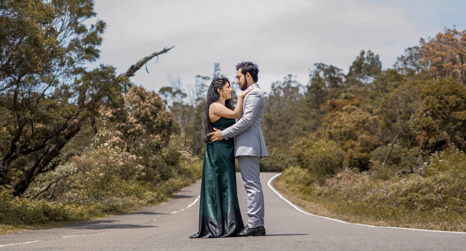Sri Lankan bridal photoshoot - Beautiful Sri Lankan girl Rukshan & Sanjeewani wedding & preshoot | YOU Magazine LK