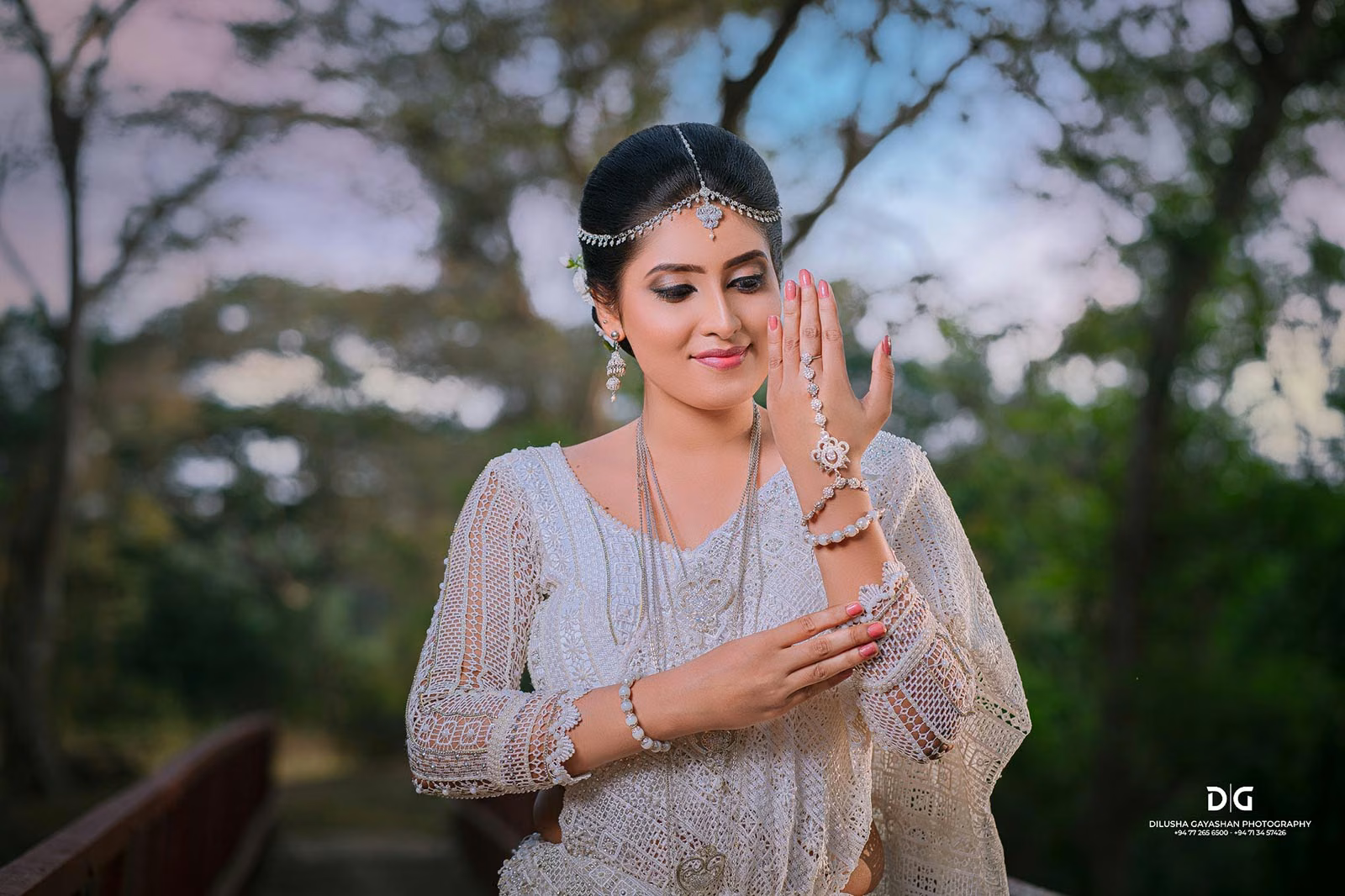 Sri Lankan wedding & bridal photoshoot Himasha - Romantic couple photography | YOU Magazine LK