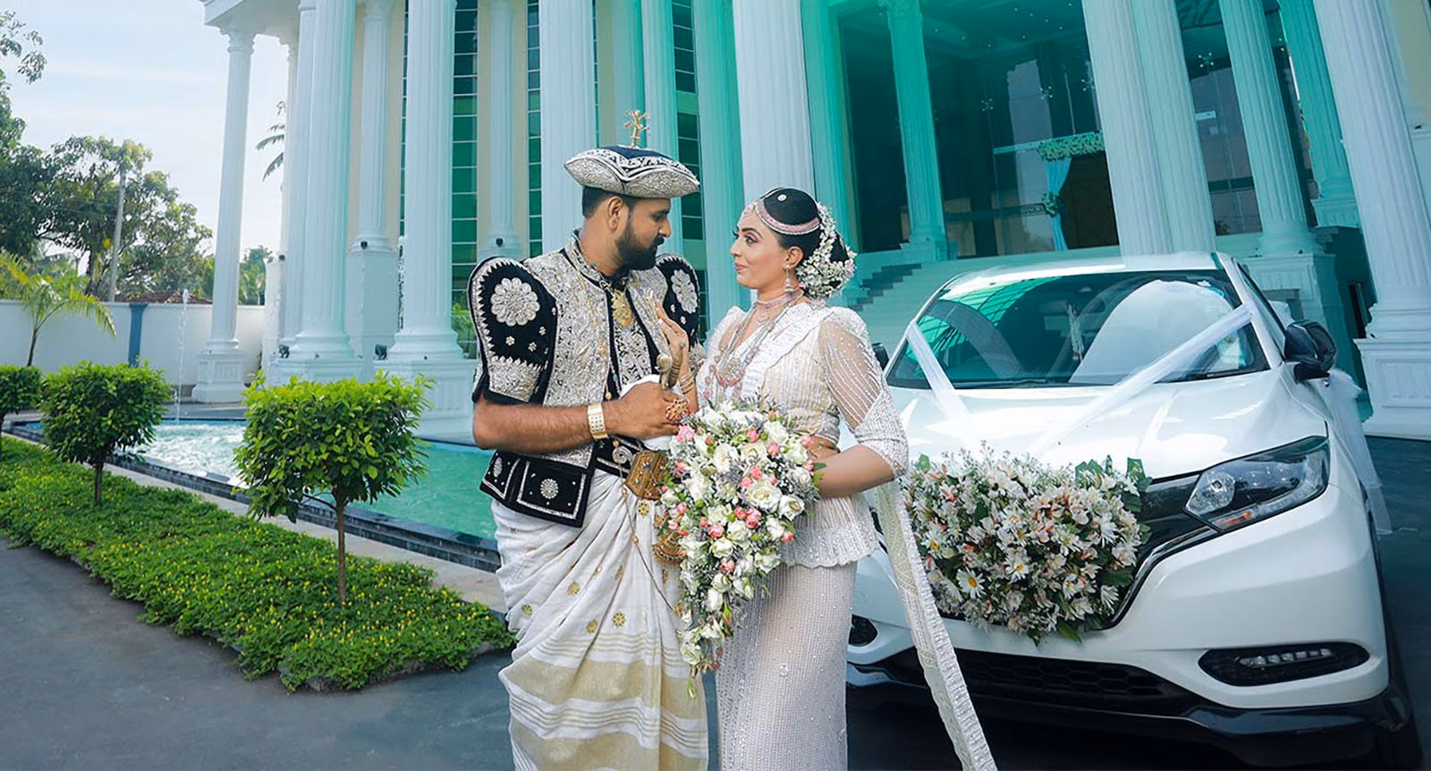 Sri Lankan wedding & bridal photoshoot Dulmini & Nipuna - Romantic couple photography | YOU Magazine LK