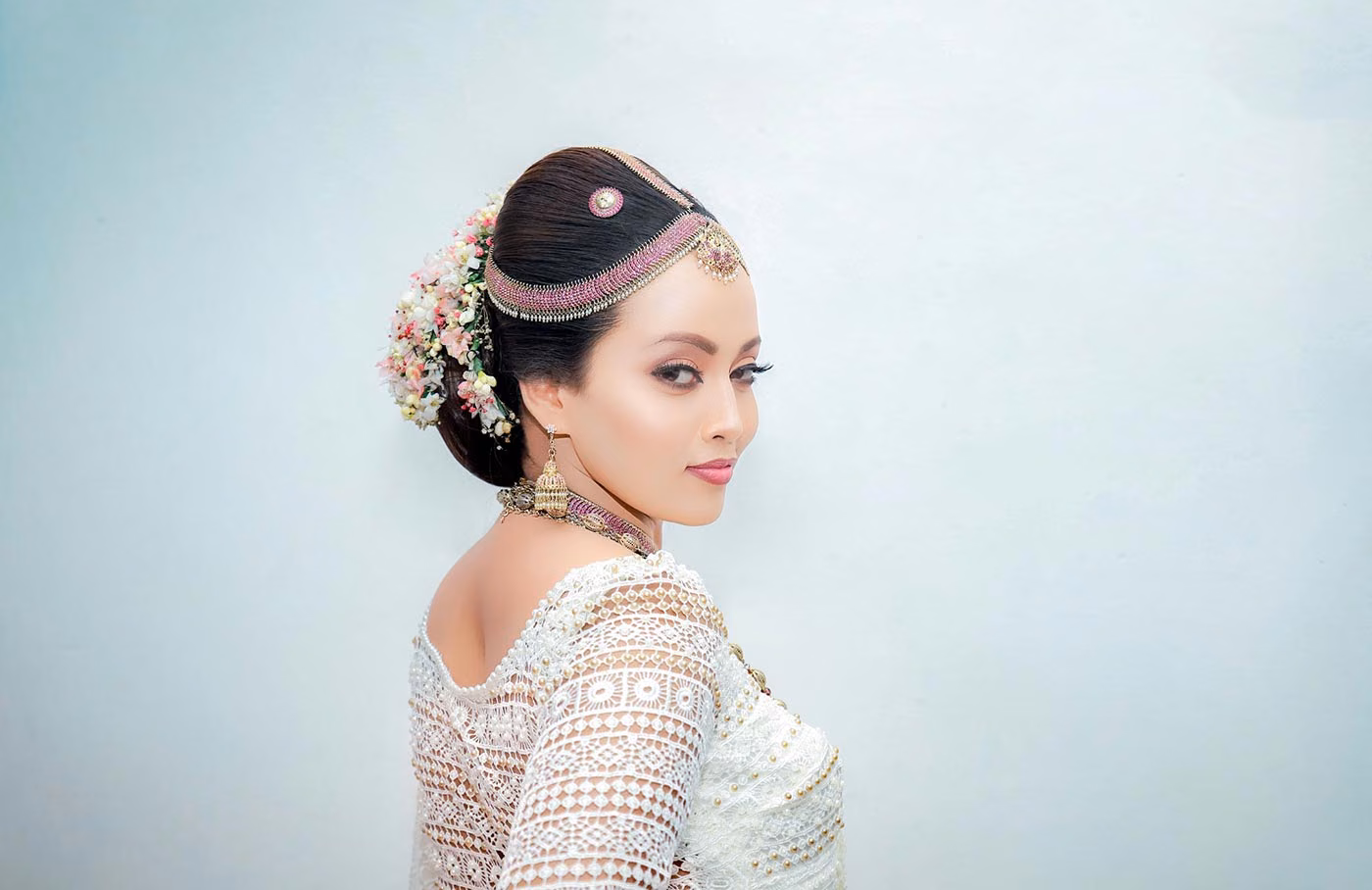 Sri Lankan wedding & bridal photoshoot Suneri - Romantic couple photography | YOU Magazine LK